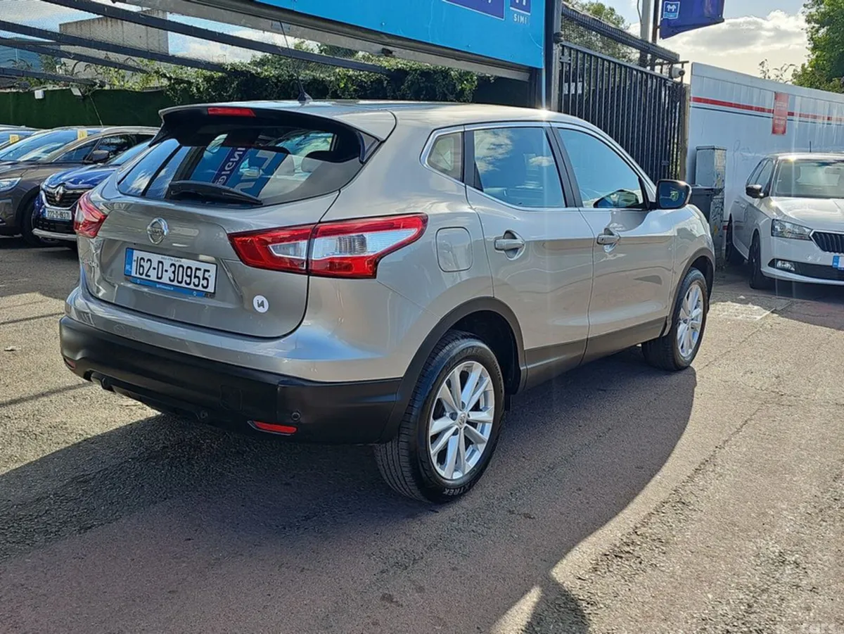 Nissan Qashqai Hatchback, Petrol, 2016, Silver