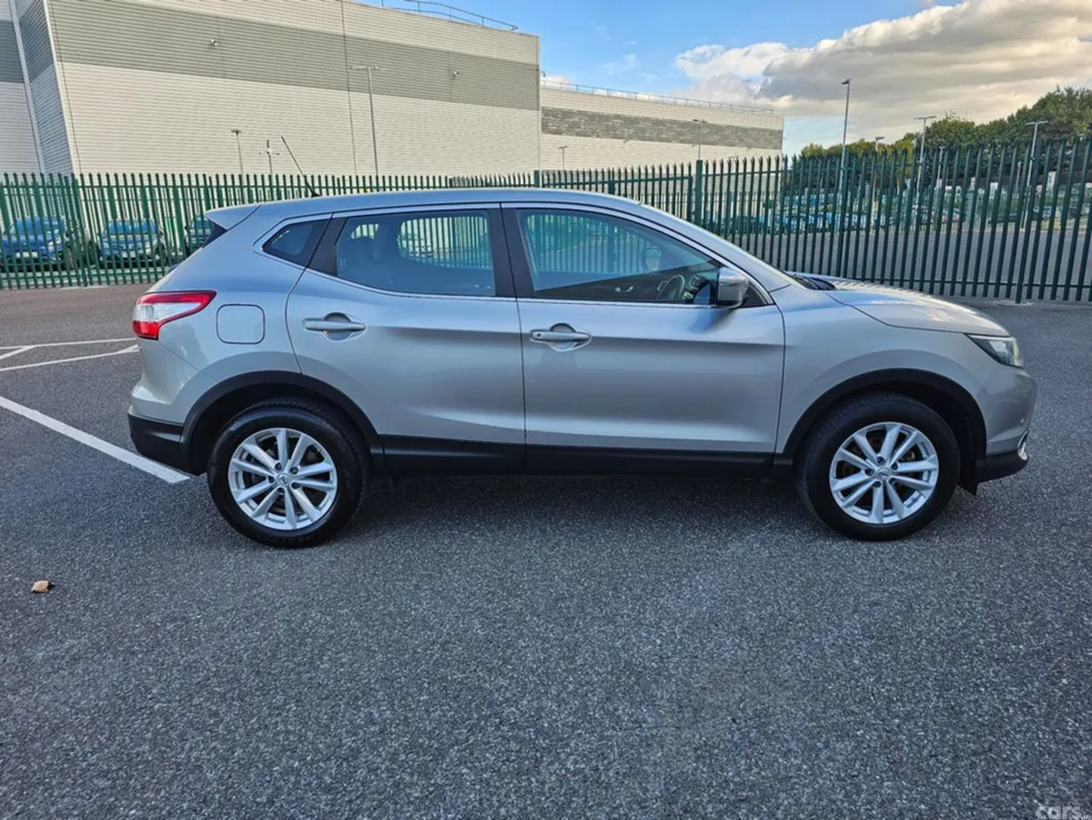 Nissan Qashqai Hatchback, Petrol, 2016, Silver