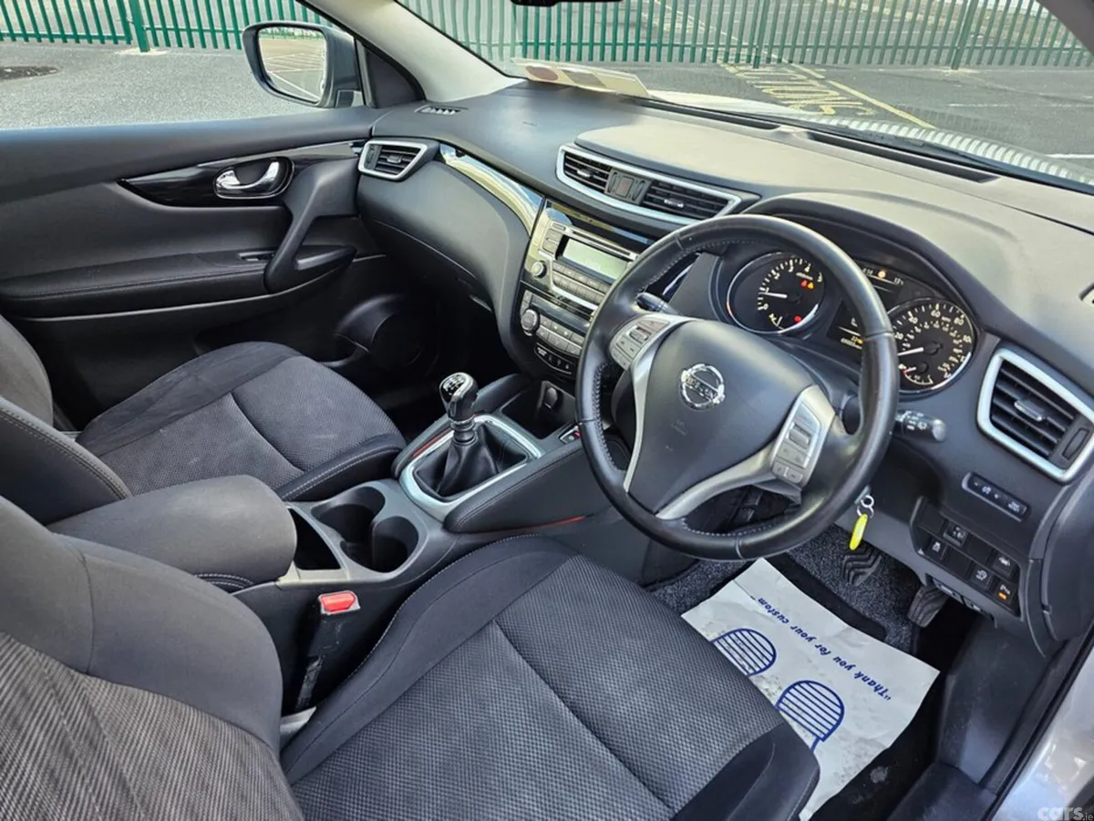 Nissan Qashqai Hatchback, Petrol, 2016, Silver