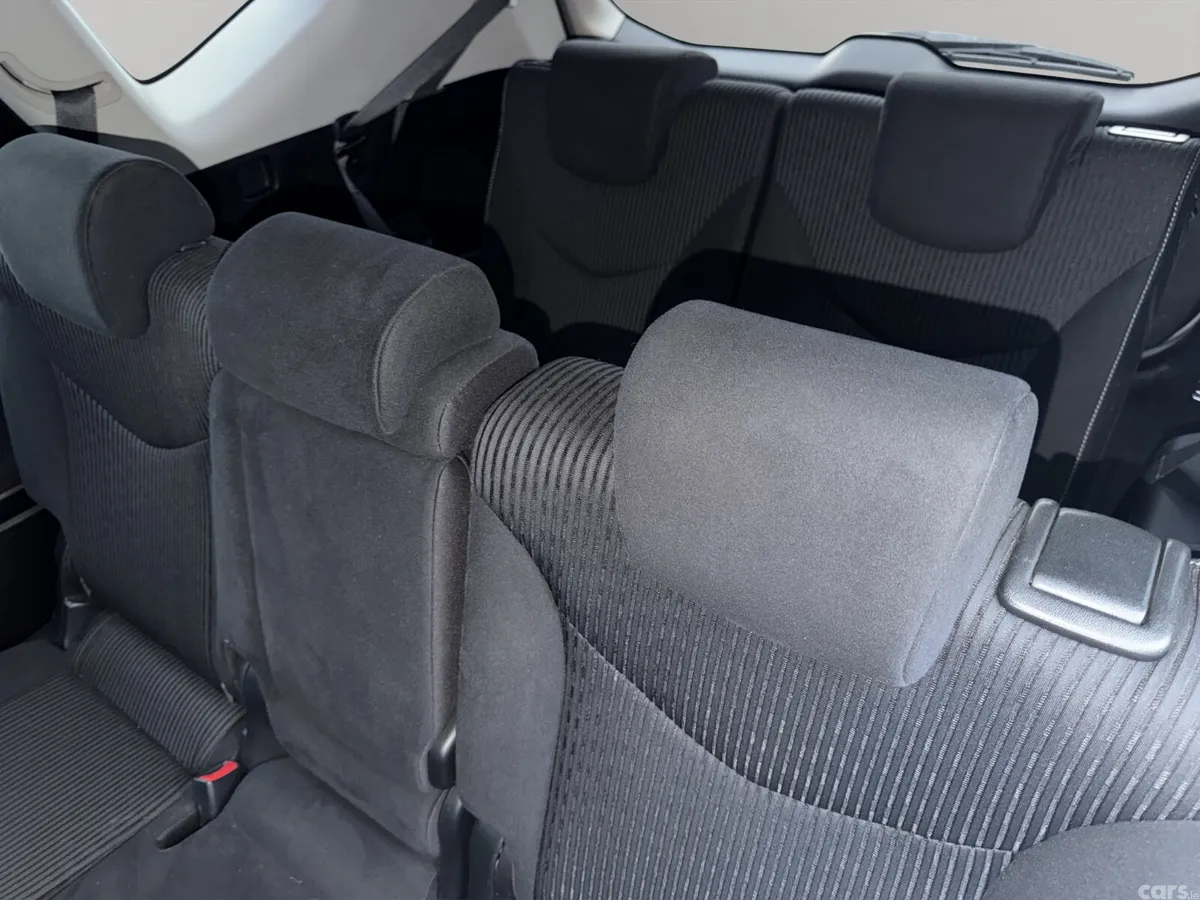 Toyota Prius MPV, Petrol Hybrid, 2015, Silver