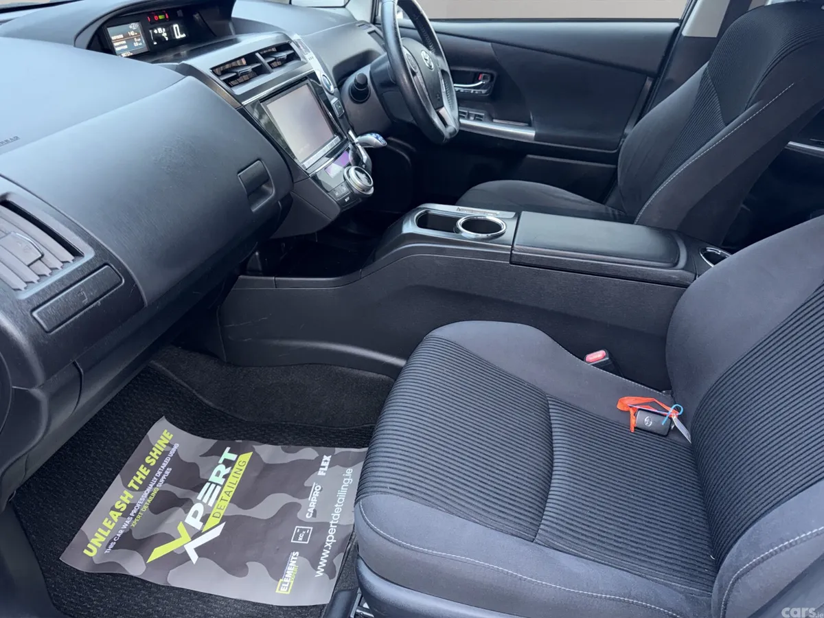 Toyota Prius MPV, Petrol Hybrid, 2015, Silver
