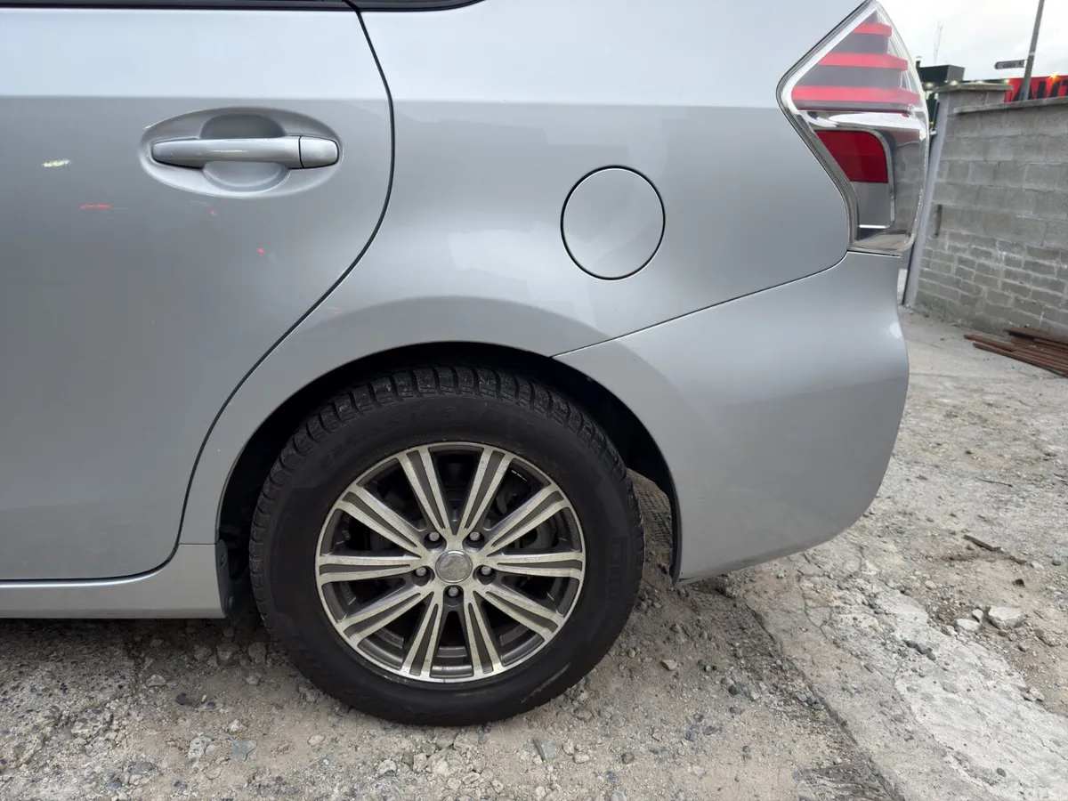 Toyota Prius MPV, Petrol Hybrid, 2015, Silver