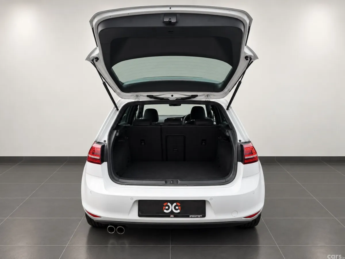 Volkswagen Golf Hatchback, Diesel, 2016, White