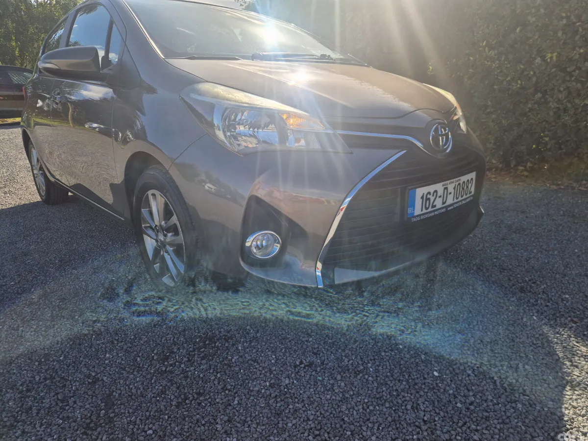 Toyota Yaris Hatchback, Petrol, 2016, Grey