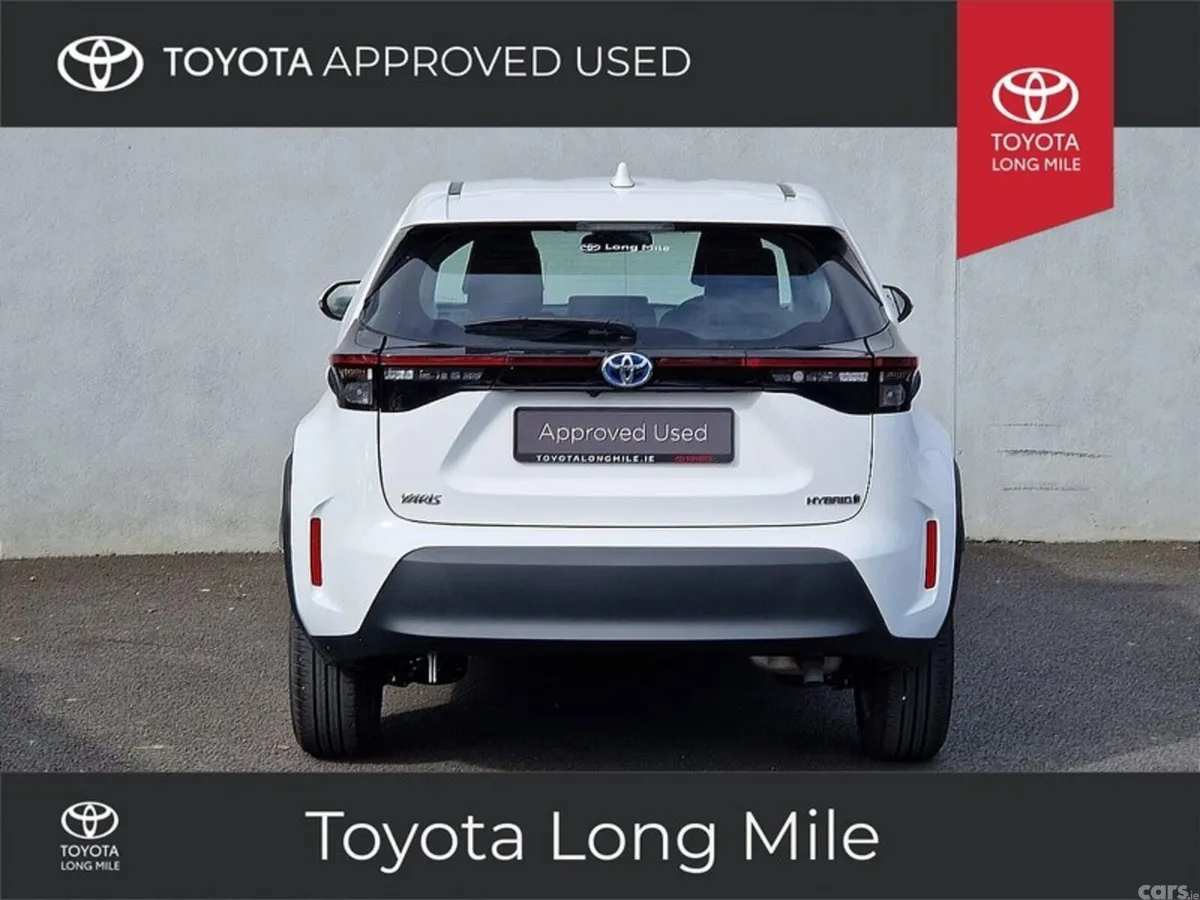 Toyota Yaris Cross Hatchback, Petrol Hybrid, 2024, White