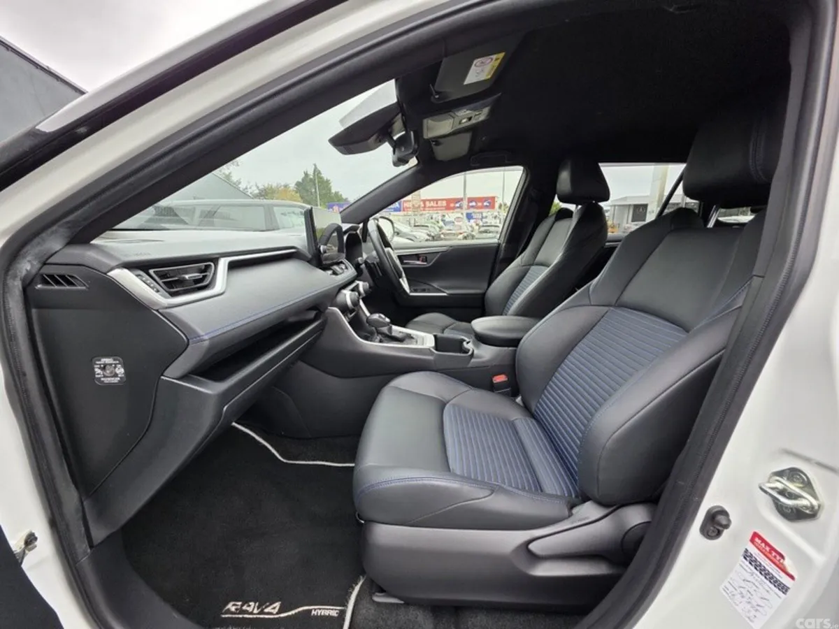 Toyota RAV4 SUV, Petrol Hybrid, 2022, White