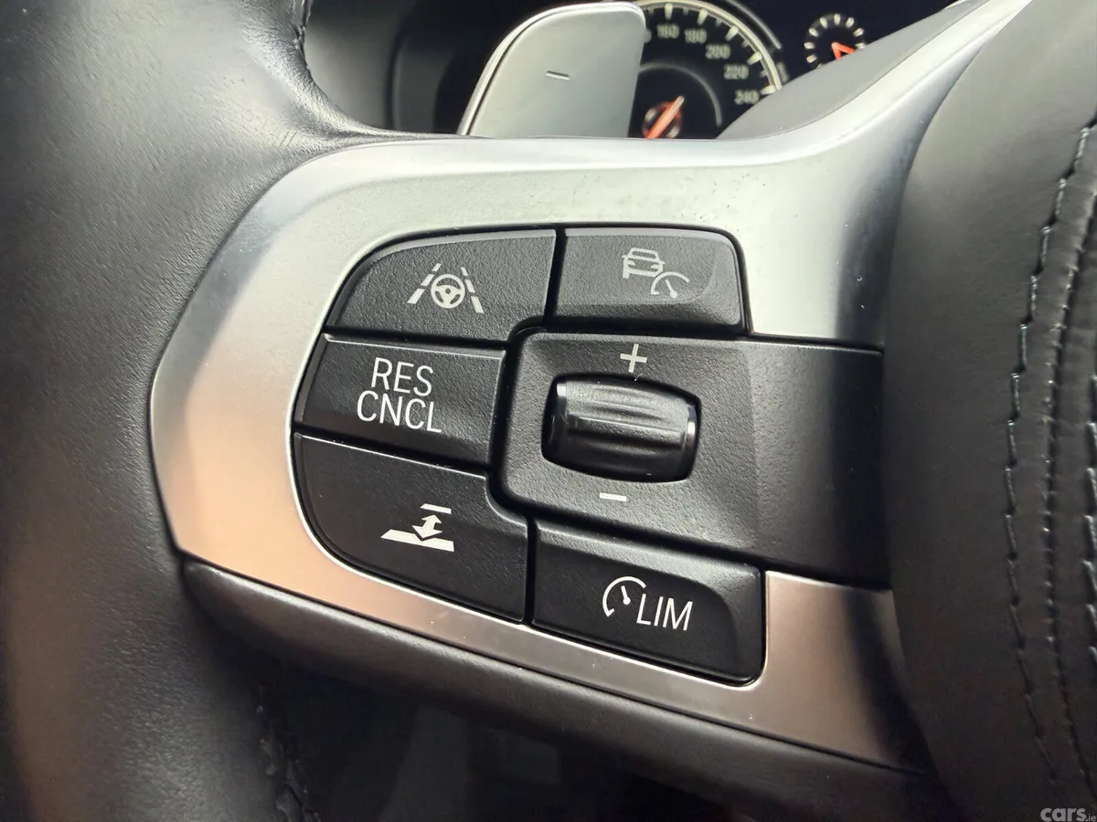 BMW 5-Series Saloon, Petrol Plug-in Hybrid, 2017, Black