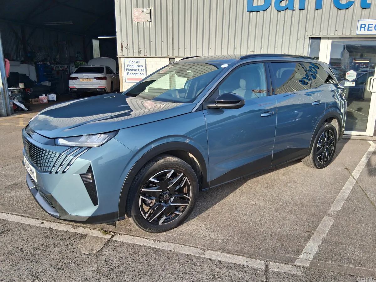 Peugeot 5008 SUV, Petrol Hybrid, 2025, Blue