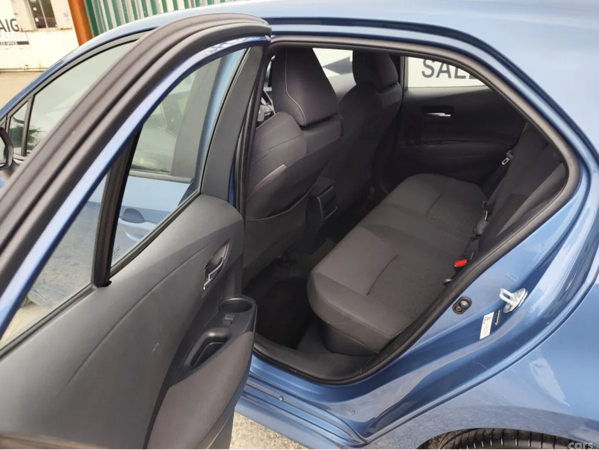 Toyota Corolla Hatchback, Petrol Hybrid, 2021, Blue