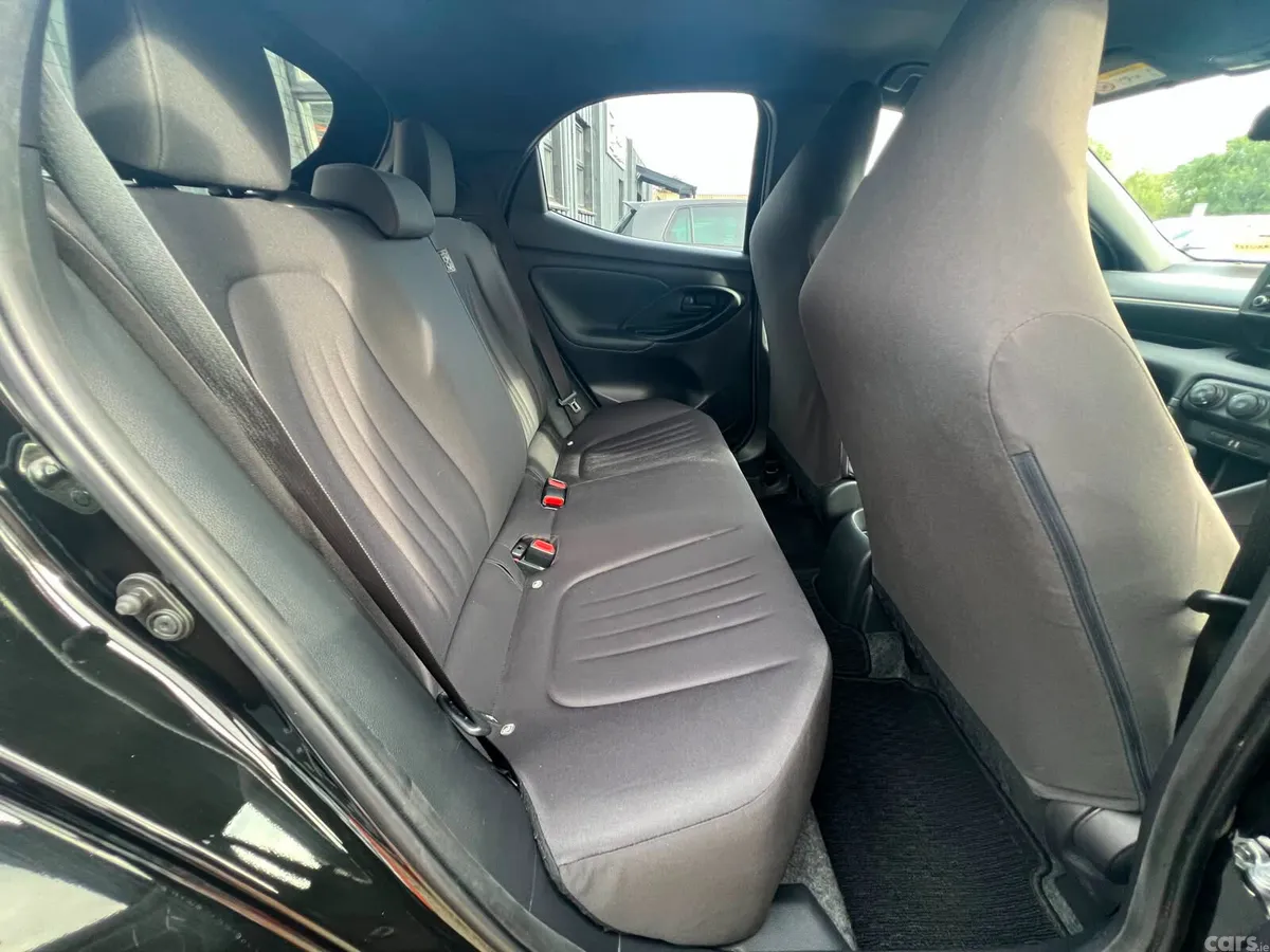 Toyota Yaris Hatchback, Petrol, 2021, Black