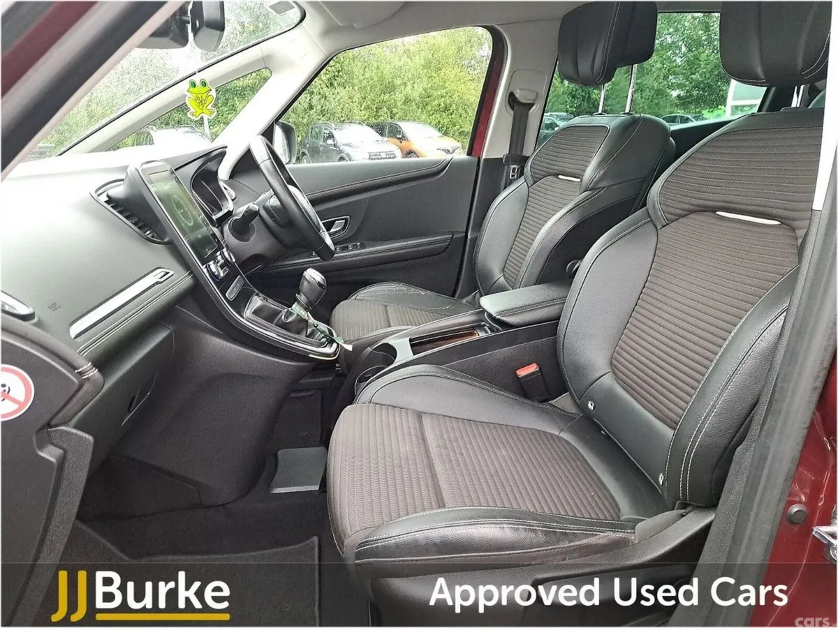 Renault Grand Scenic MPV, Diesel, 2021, Red
