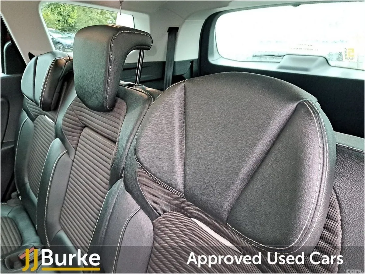 Renault Grand Scenic MPV, Diesel, 2021, Red