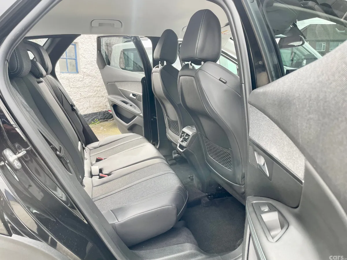 Peugeot 3008 SUV, Petrol, 2023, Black