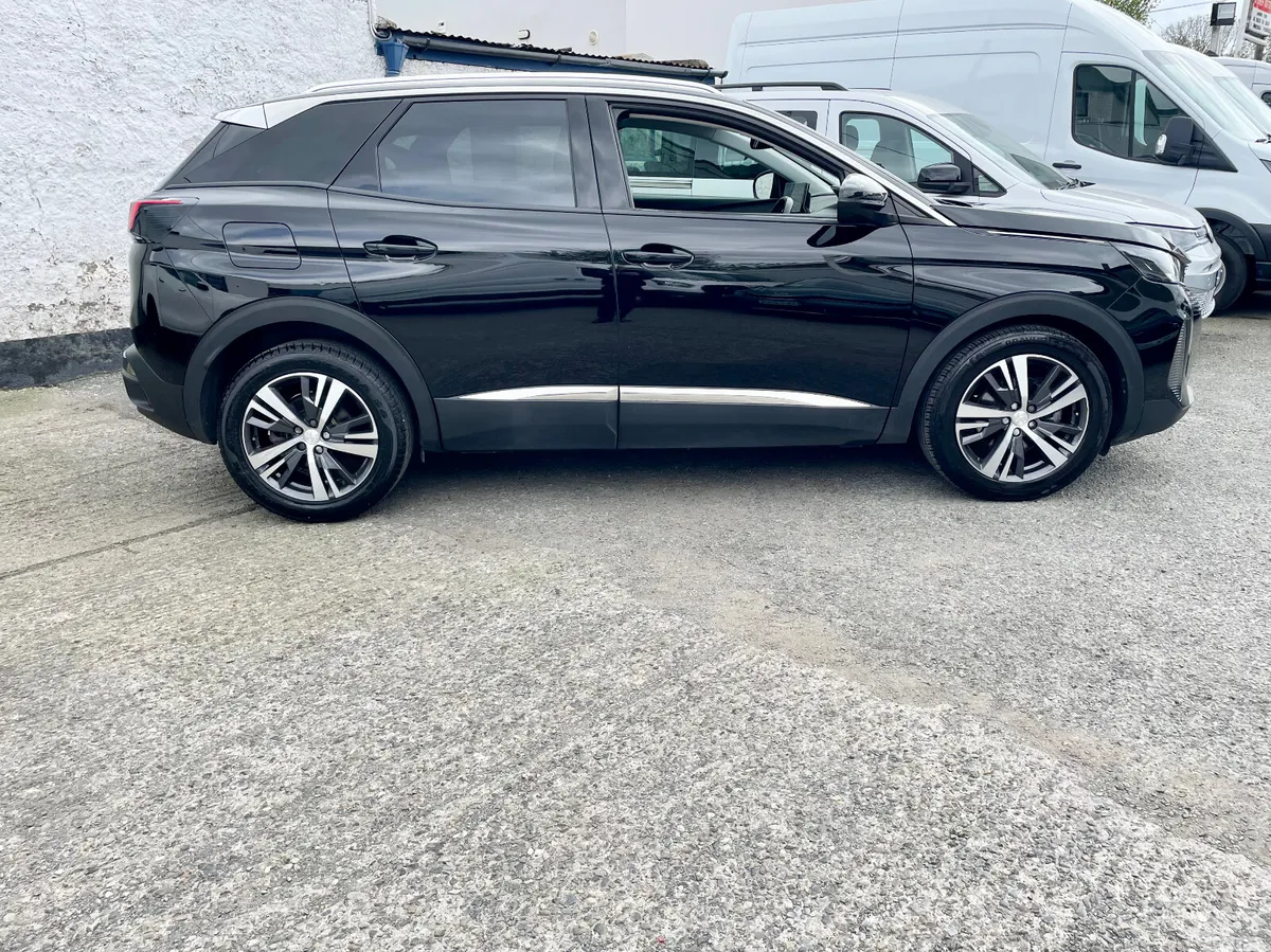 Peugeot 3008 SUV, Petrol, 2023, Black