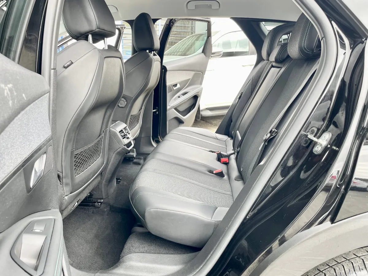 Peugeot 3008 SUV, Petrol, 2023, Black
