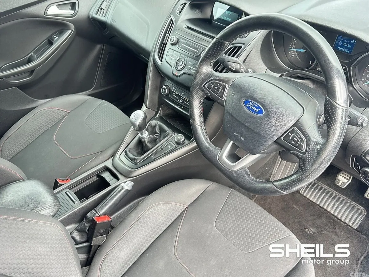 Ford Focus Hatchback, Petrol, 2017, White