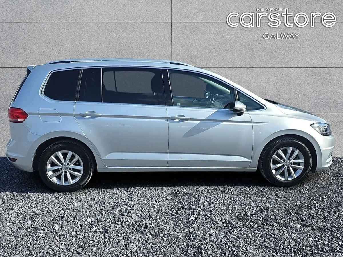 Volkswagen Touran MPV, Petrol, 2019, Silver