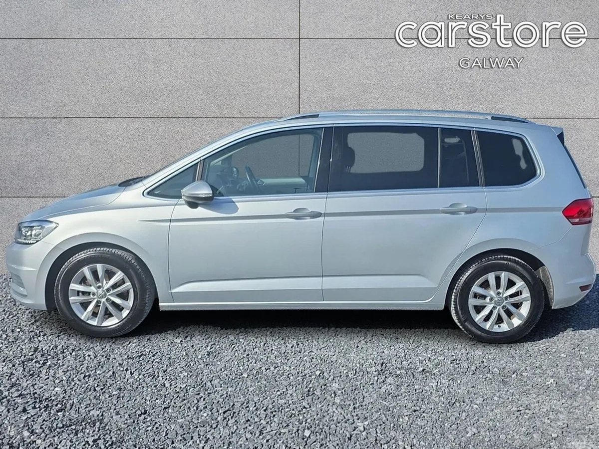 Volkswagen Touran MPV, Petrol, 2019, Silver