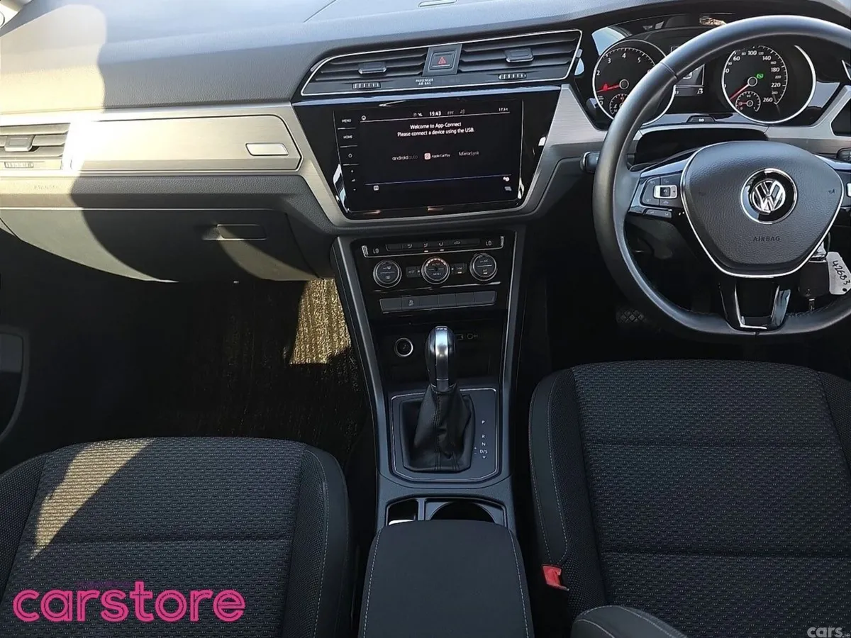 Volkswagen Touran MPV, Petrol, 2019, Silver
