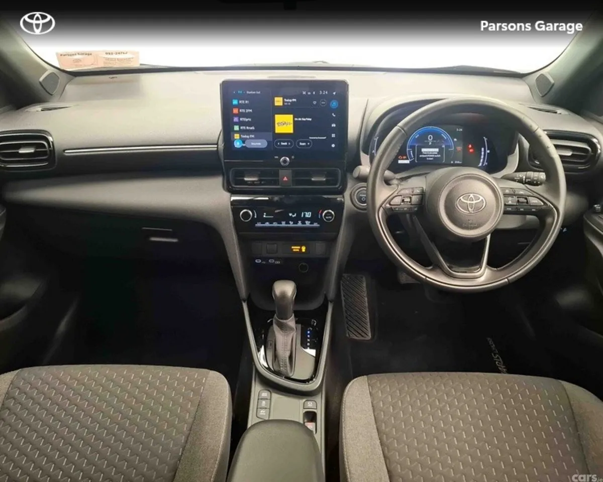 Toyota Yaris Cross Hatchback, Petrol Hybrid, 2022, Grey