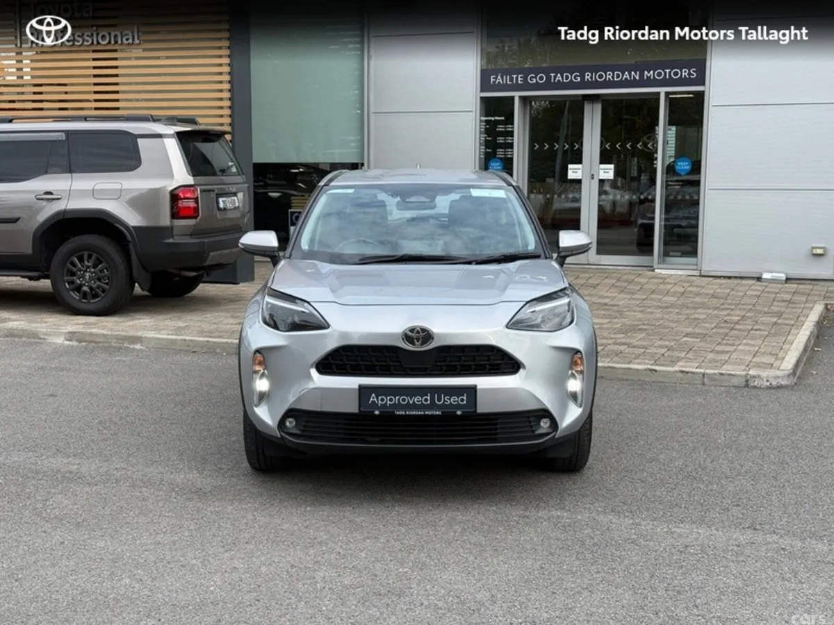 Toyota Yaris Cross Hatchback, Petrol Hybrid, 2024, Silver