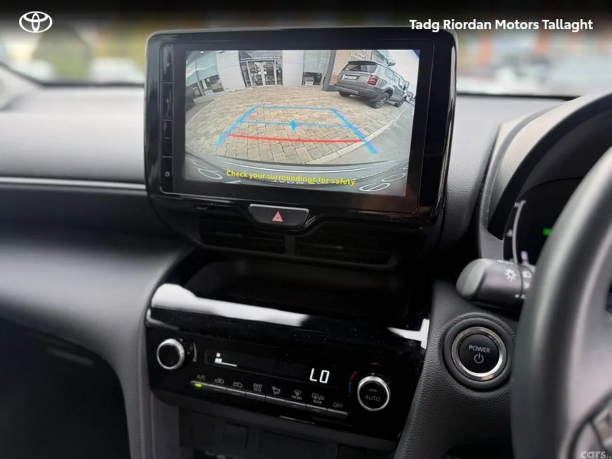 Toyota Yaris Cross Hatchback, Petrol Hybrid, 2024, Silver
