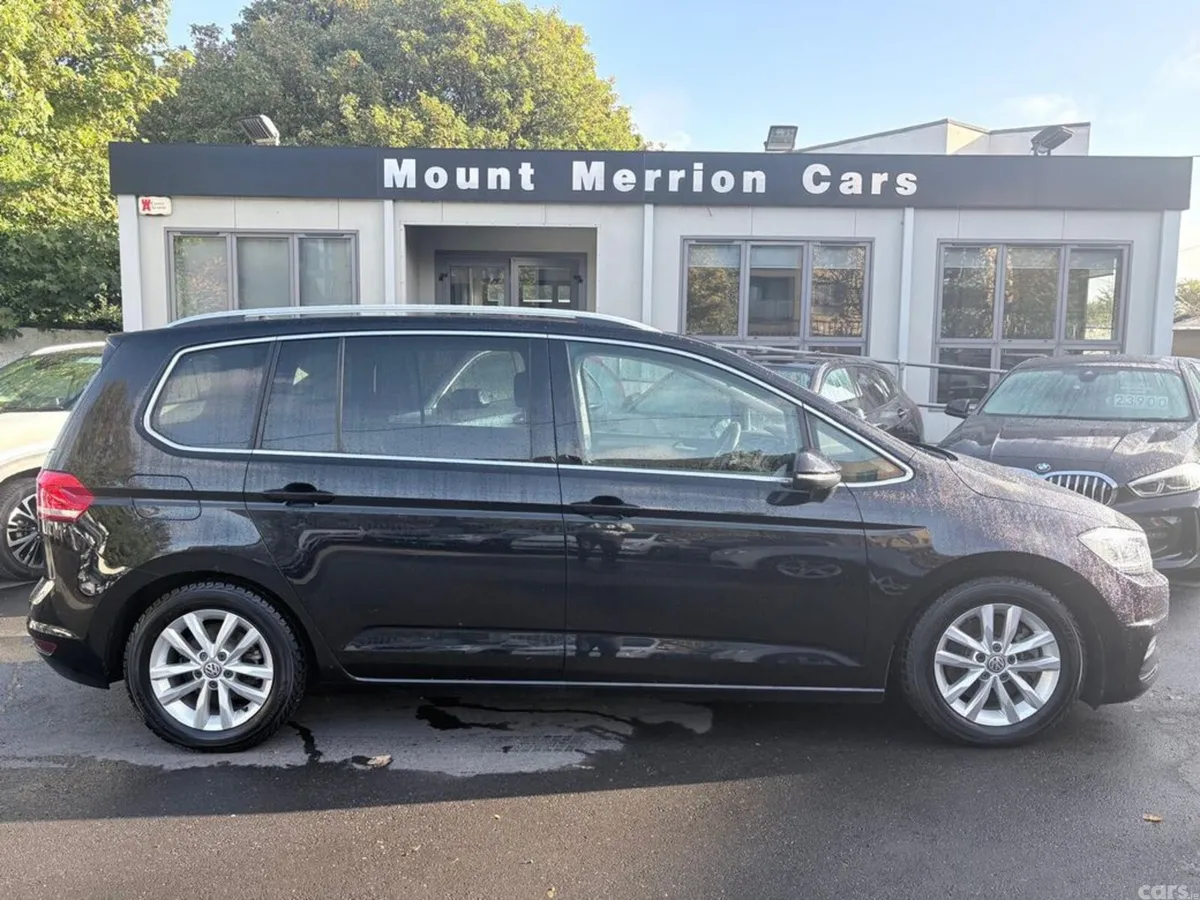 Volkswagen Touran MPV, Petrol, 2017, Black