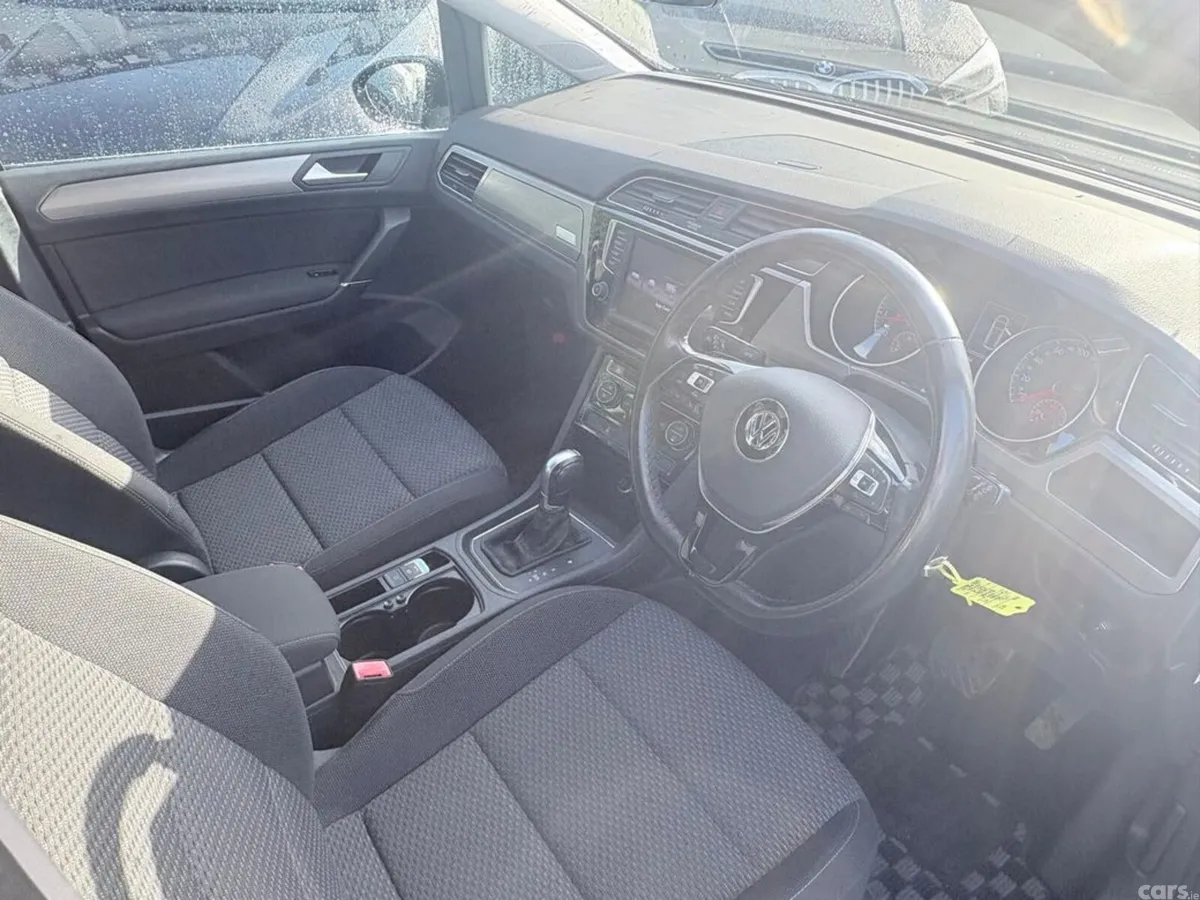 Volkswagen Touran MPV, Petrol, 2017, Black