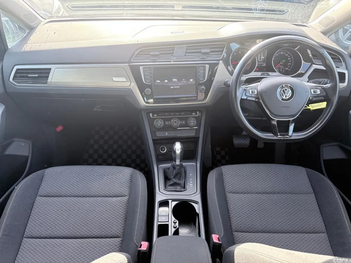 Volkswagen Touran MPV, Petrol, 2017, Black