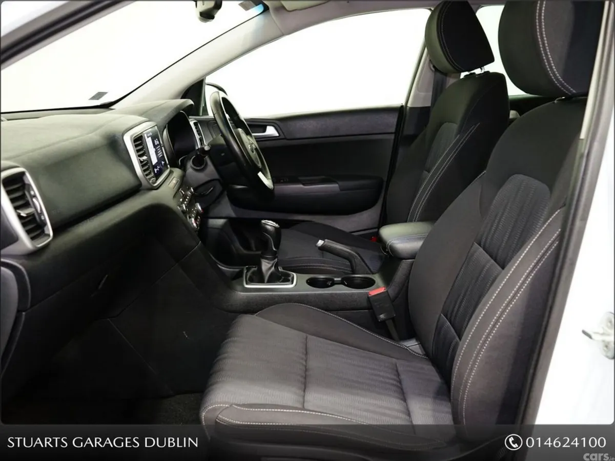 Kia Sportage MPV, Diesel Hybrid, 2021, White
