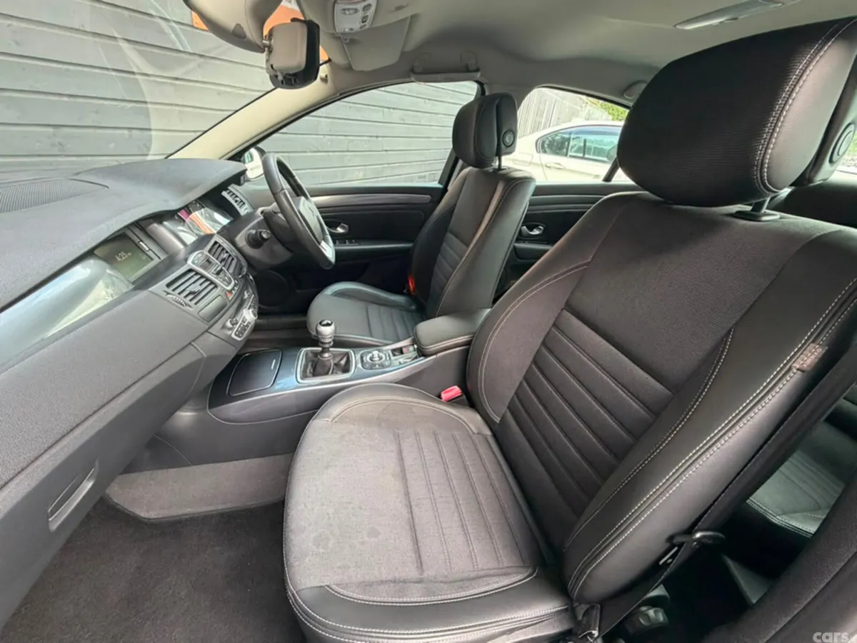 Renault Laguna Hatchback, Diesel, 2010, Silver