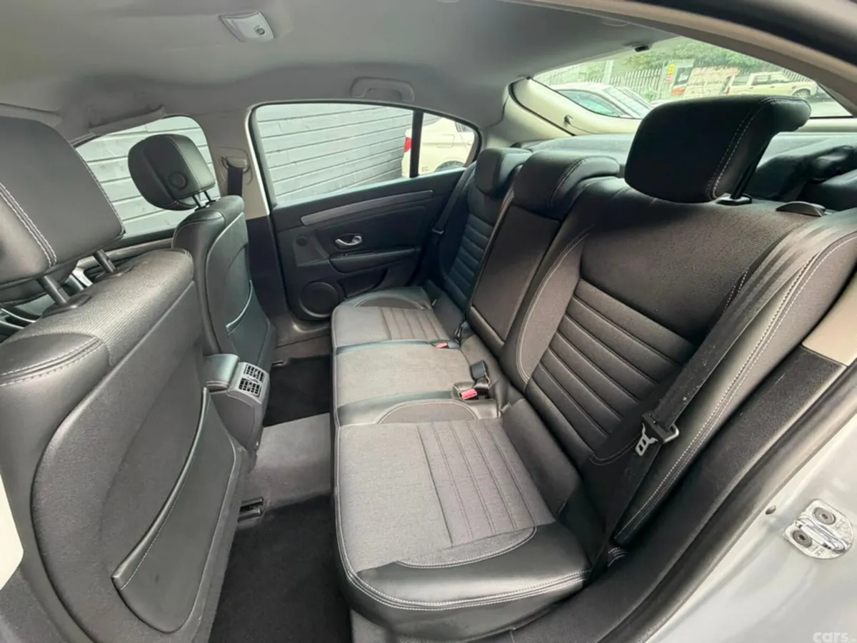 Renault Laguna Hatchback, Diesel, 2010, Silver