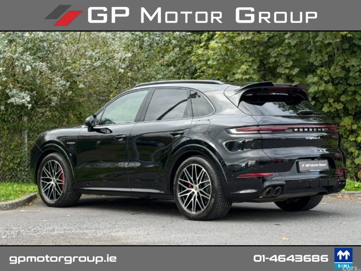Porsche Cayenne Estate, Petrol Plug-in Hybrid, 2024, Black