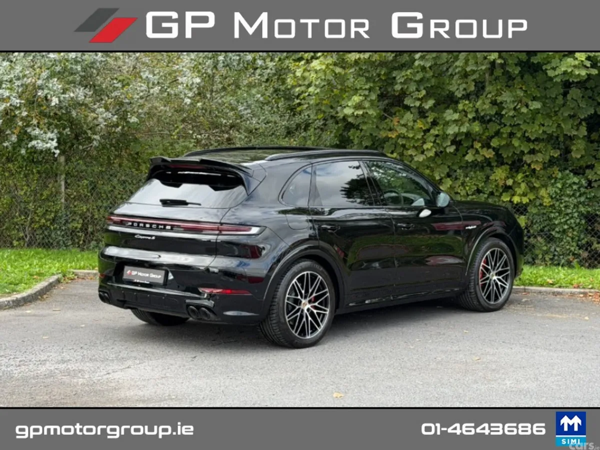 Porsche Cayenne Estate, Petrol Plug-in Hybrid, 2024, Black