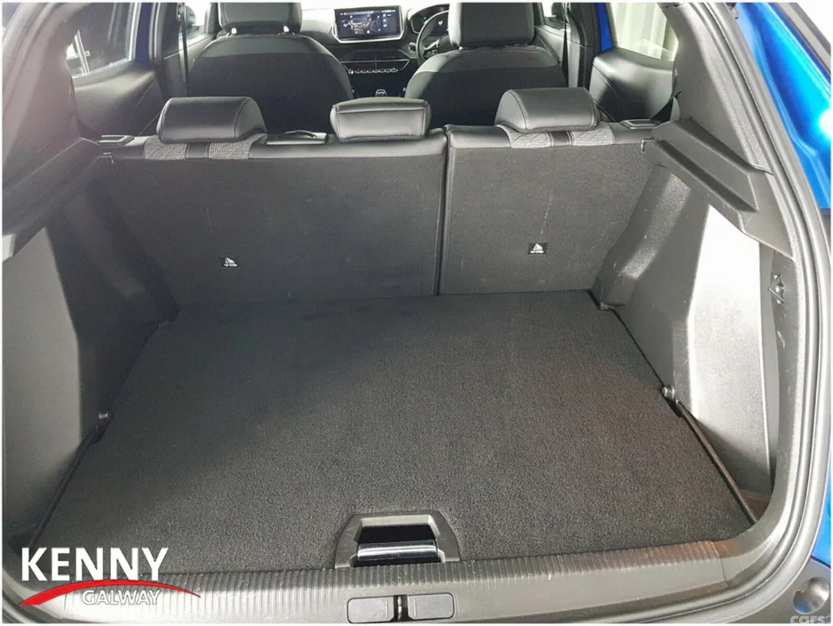 Peugeot 2008 MPV, Petrol, 2024, Blue