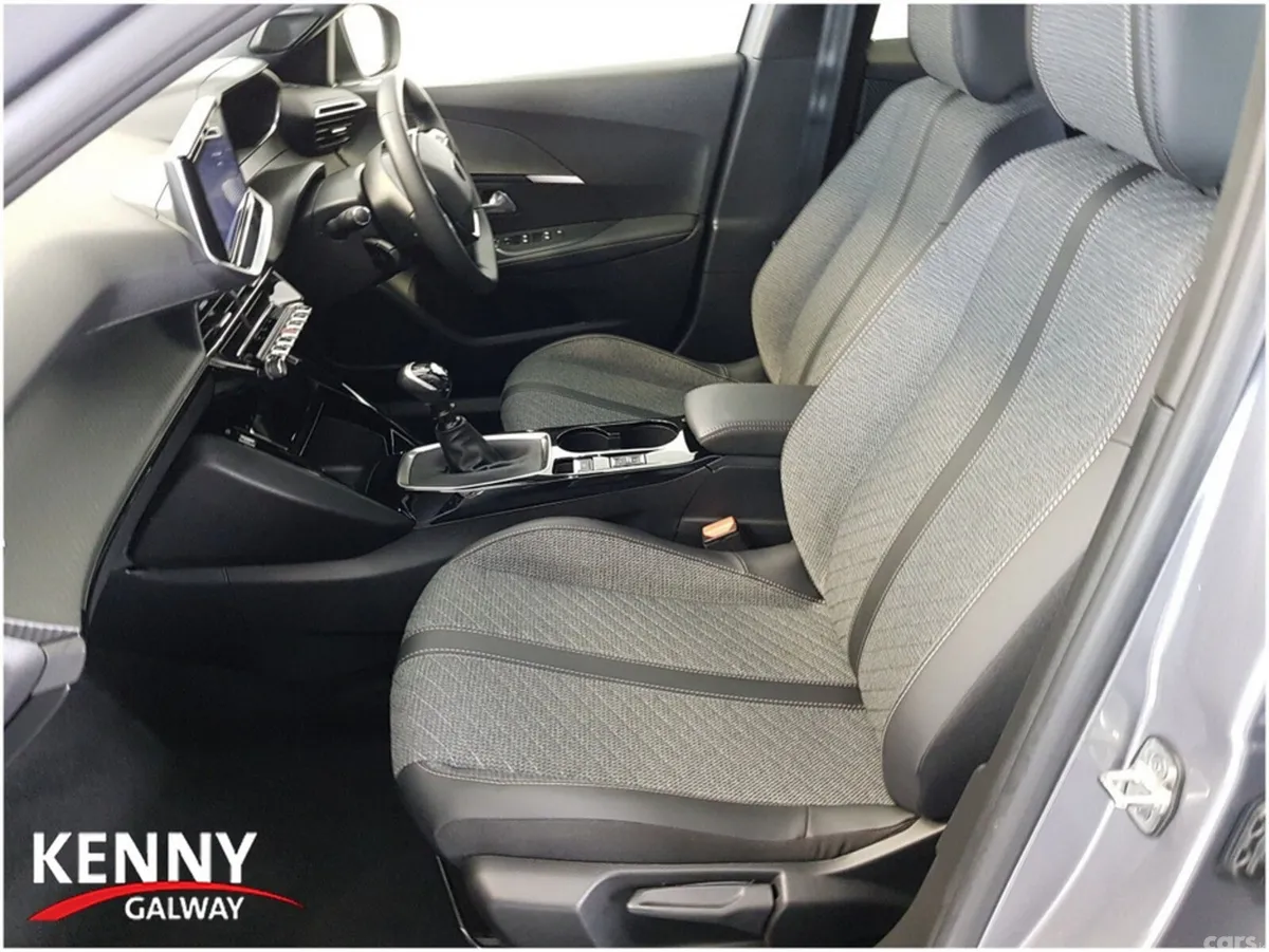 Peugeot 2008 MPV, Petrol, 2024, Grey
