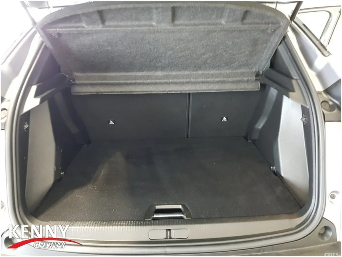 Peugeot 2008 MPV, Petrol, 2024, Grey