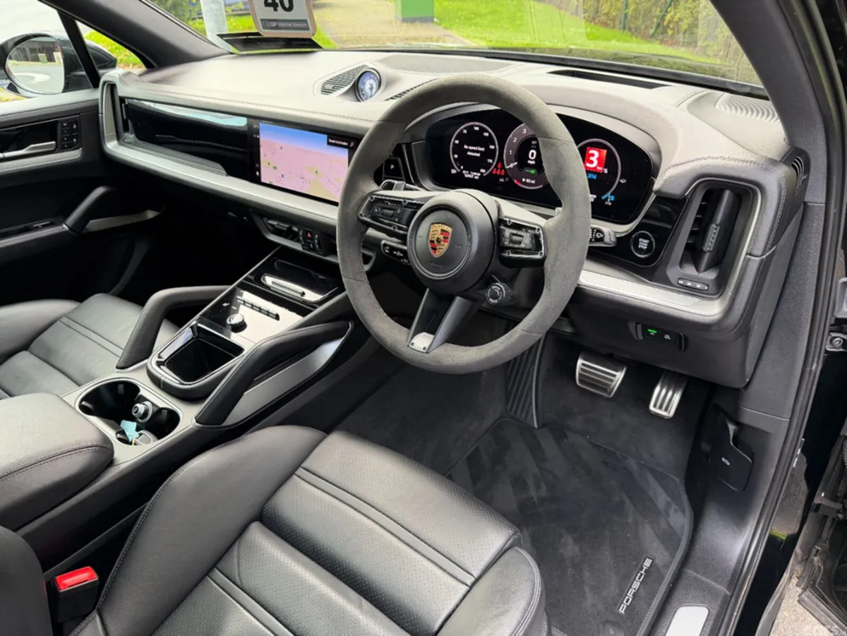 Porsche Cayenne Estate, Petrol Plug-in Hybrid, 2024, Black