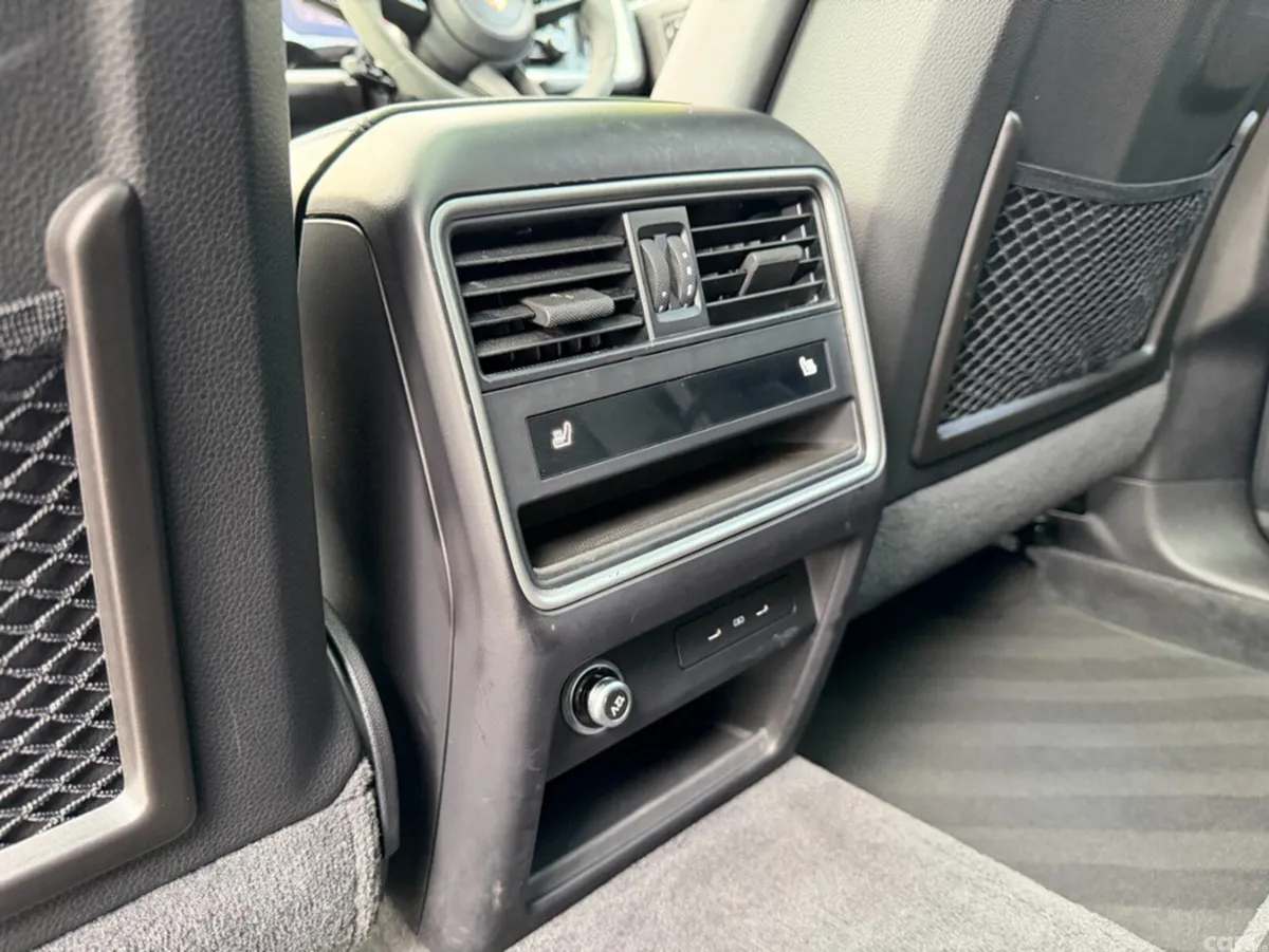 Porsche Cayenne Estate, Petrol Plug-in Hybrid, 2024, Black
