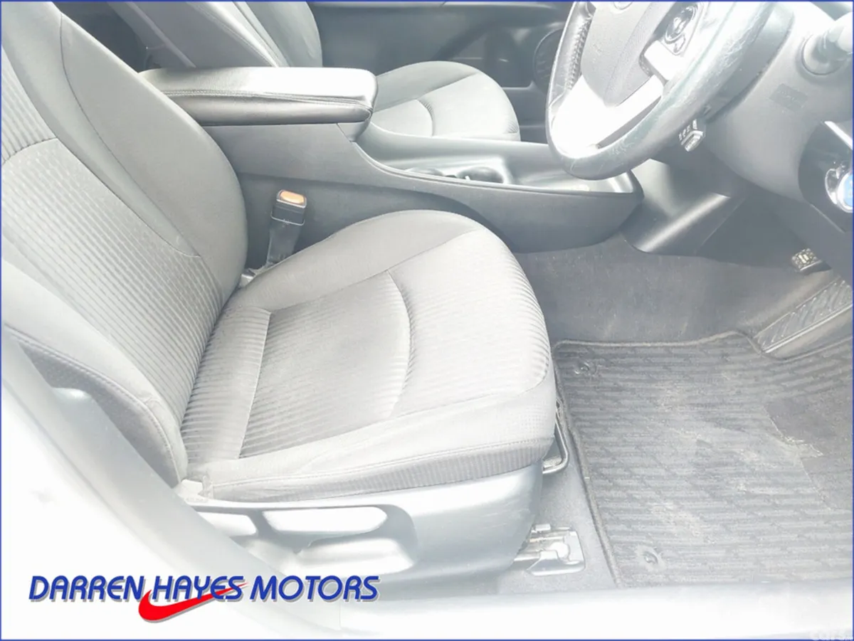 Toyota Prius Hatchback, Petrol Hybrid, 2016, White