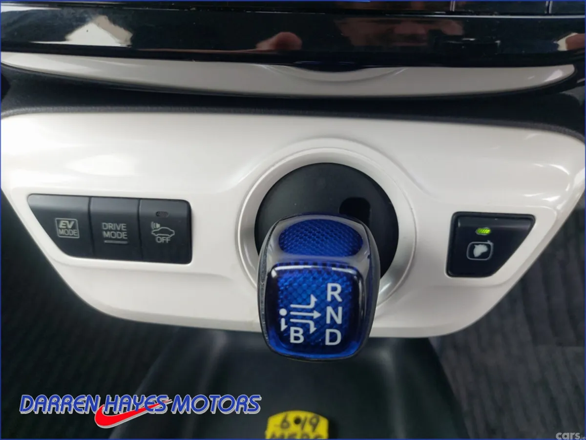 Toyota Prius Hatchback, Petrol Hybrid, 2016, White