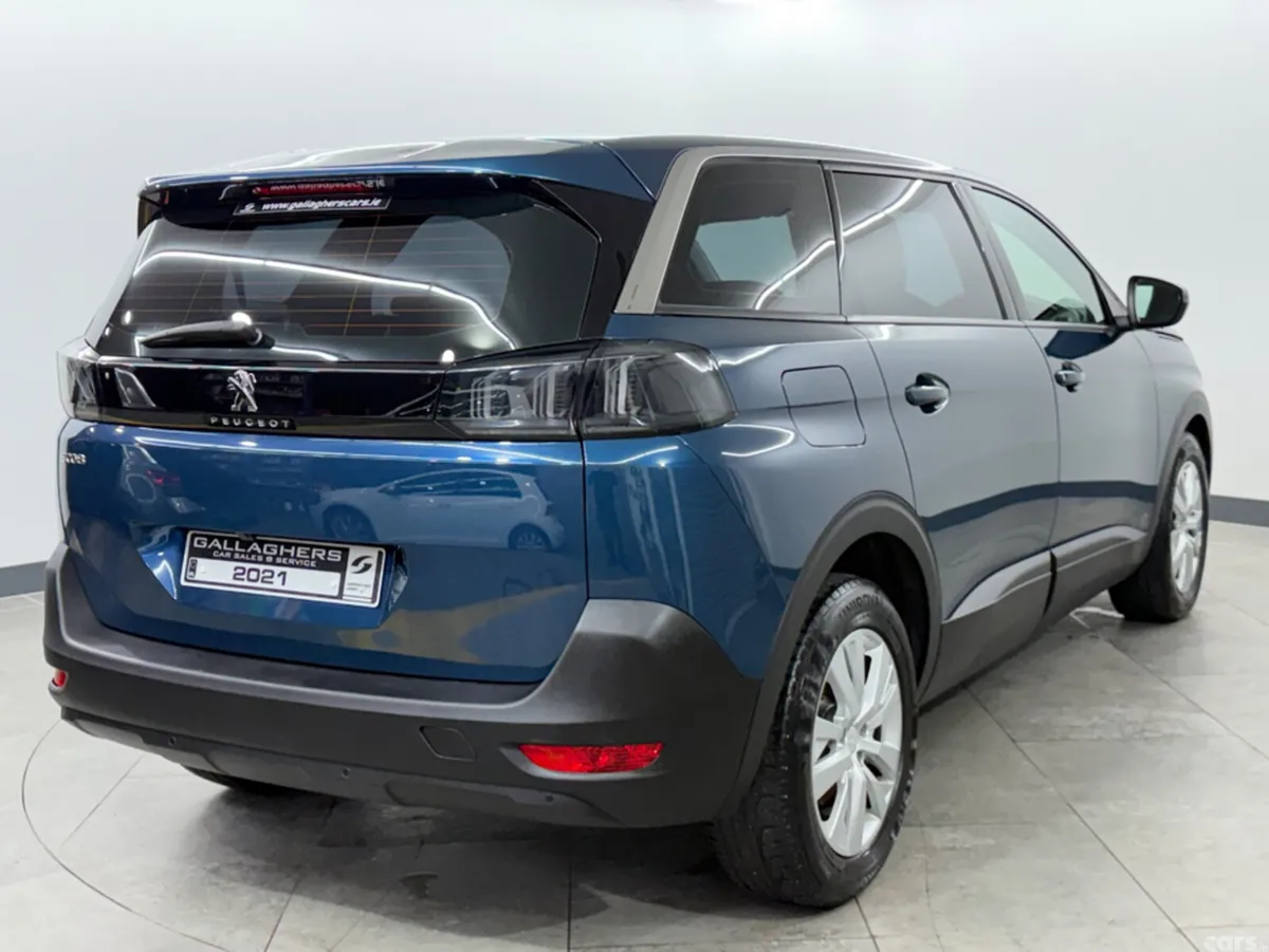 Peugeot 5008 MPV, Diesel, 2021, Blue