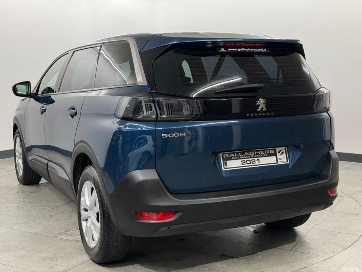 Peugeot 5008 MPV, Diesel, 2021, Blue