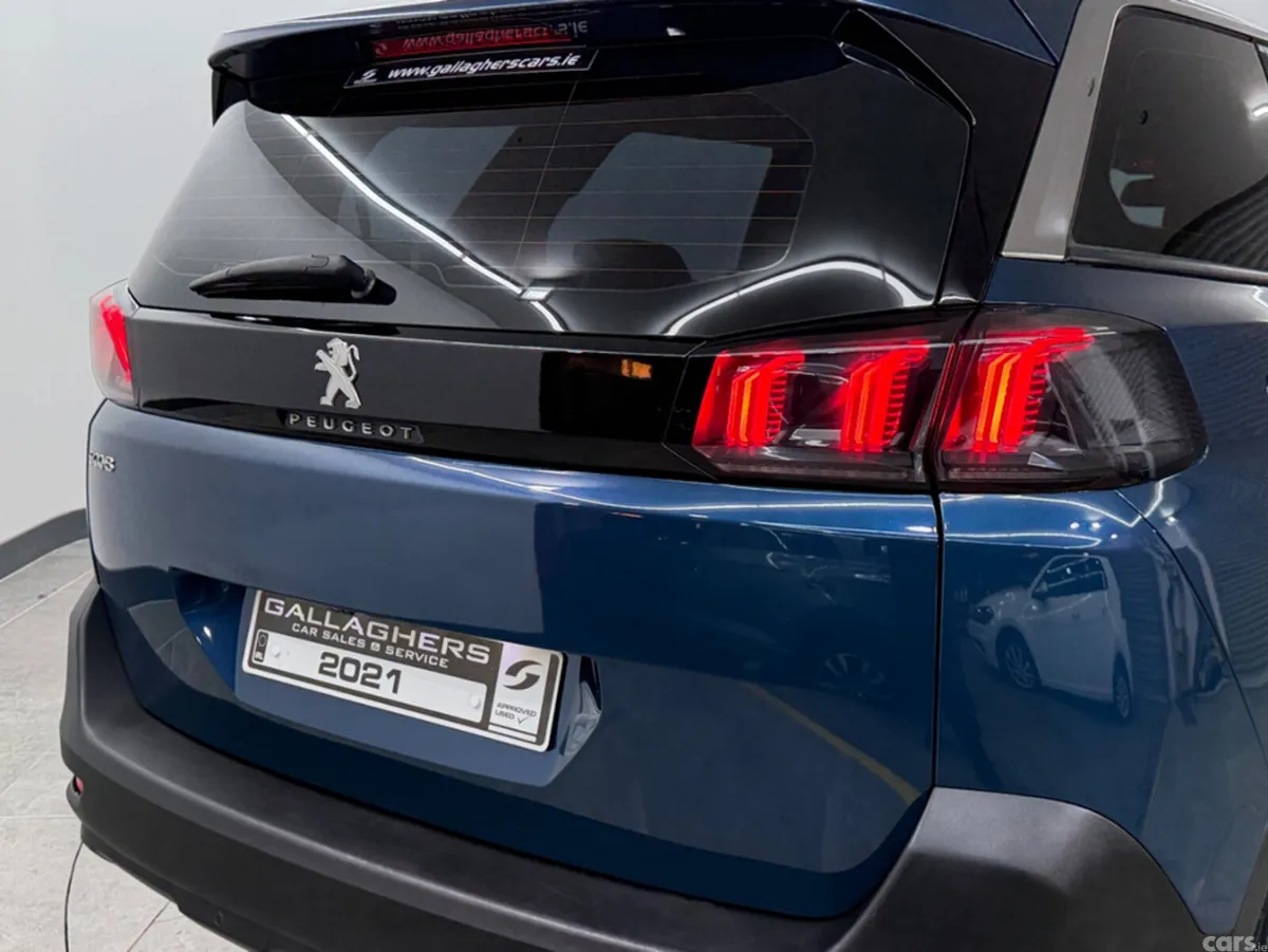 Peugeot 5008 MPV, Diesel, 2021, Blue