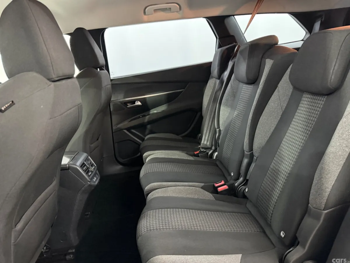 Peugeot 5008 MPV, Diesel, 2021, Blue