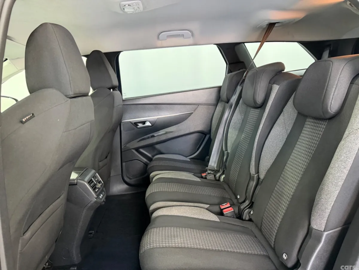 Peugeot 5008 MPV, Diesel, 2021, Blue