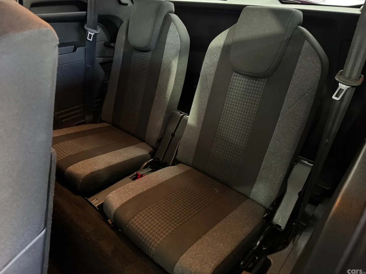 Peugeot 5008 MPV, Diesel, 2021, Blue