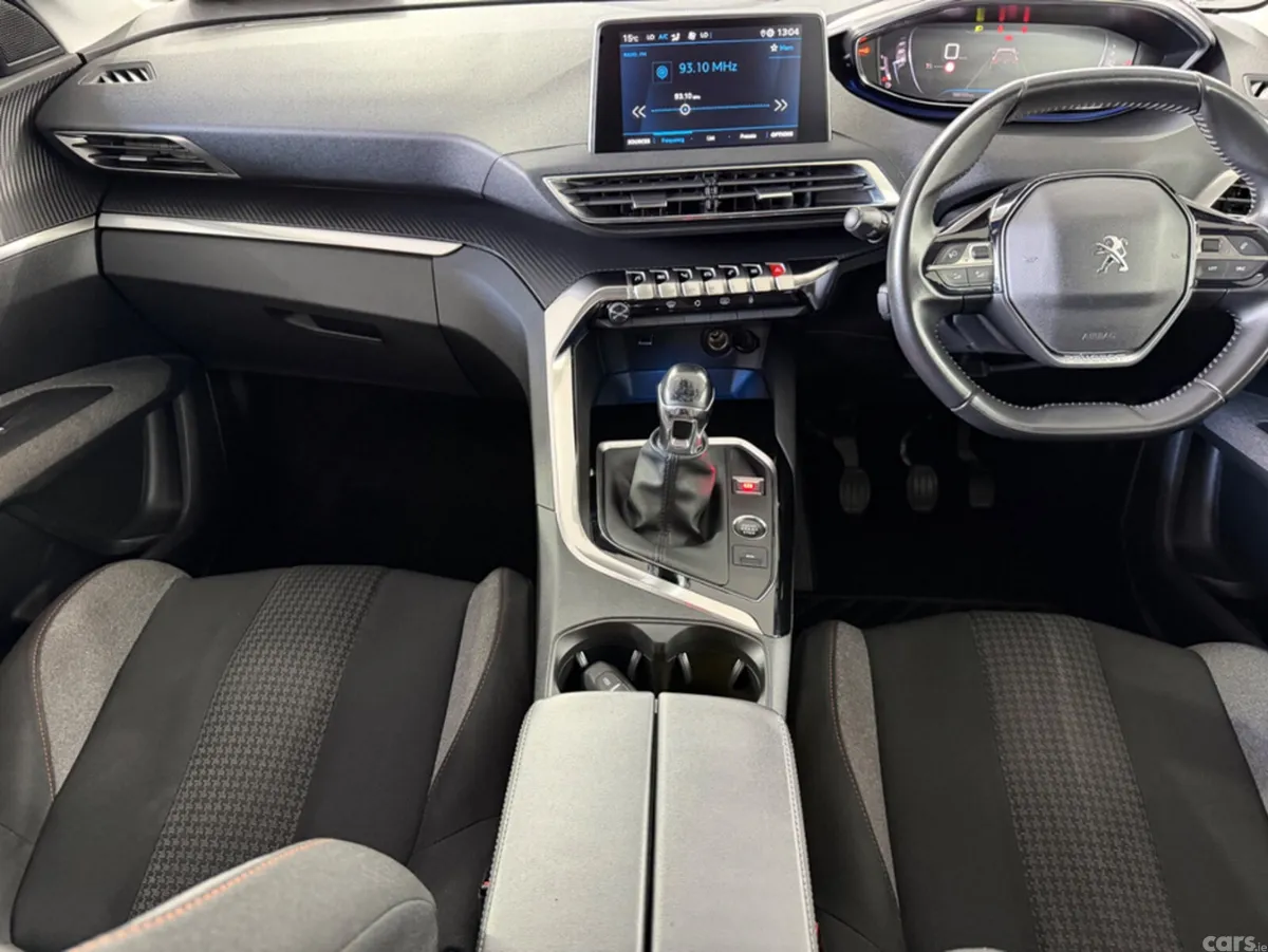 Peugeot 5008 MPV, Diesel, 2021, Blue