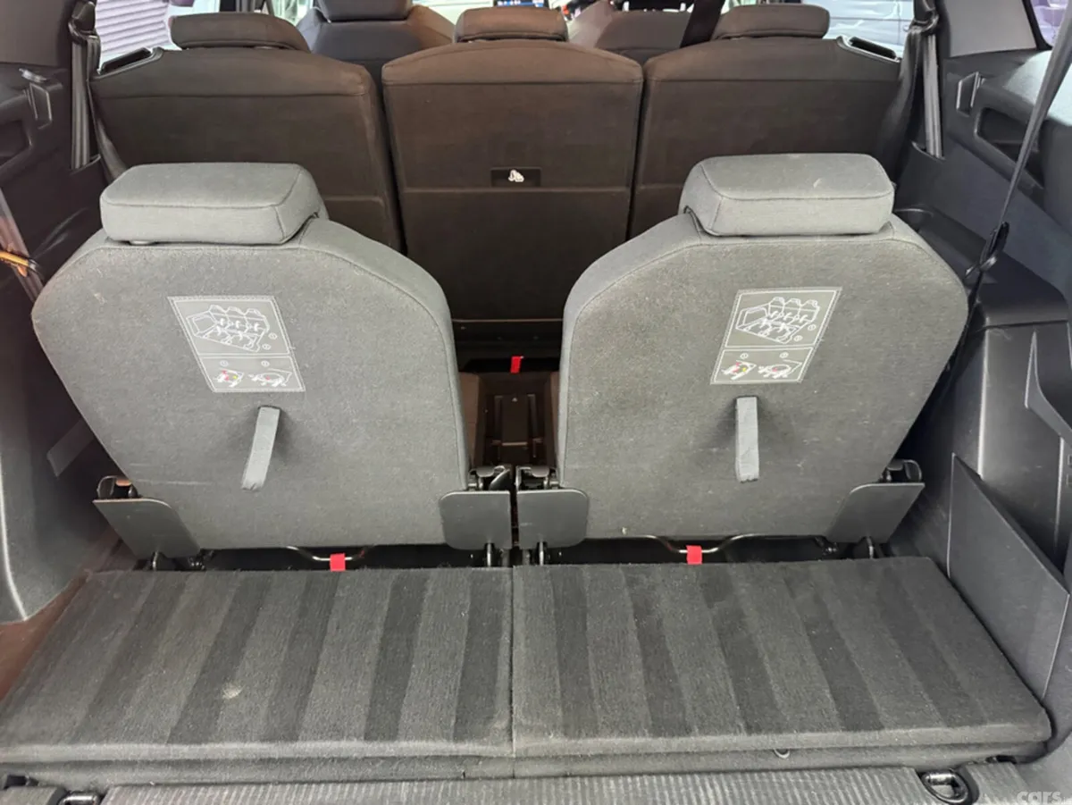Peugeot 5008 MPV, Diesel, 2021, Blue