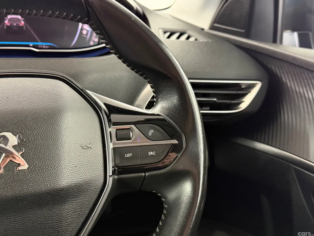 Peugeot 5008 MPV, Diesel, 2021, Blue
